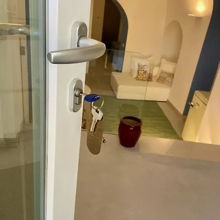 Appartamento Casa Tradizionale Con Patio, Vicino Al Mare. *